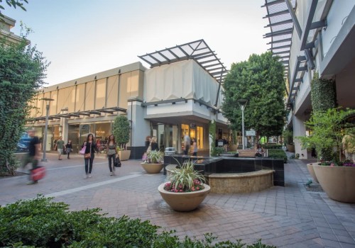 Does scottsdale have good shopping?